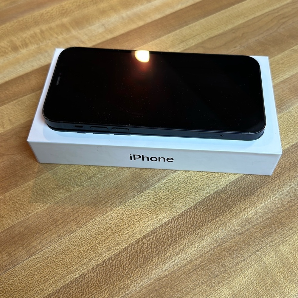 Apple iPhone 12